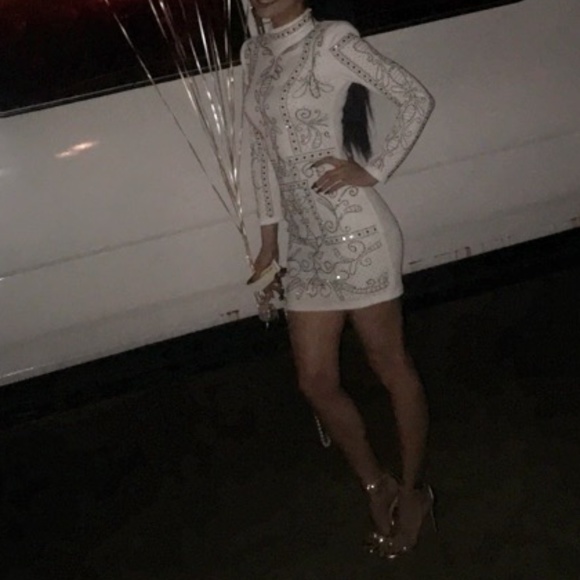 White mini Dress - Picture 2 of 4